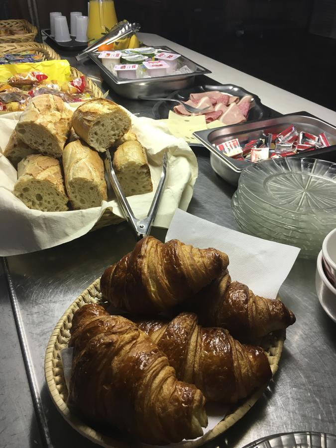 Hotel Restaurant La Garenne Tresserre Luaran gambar